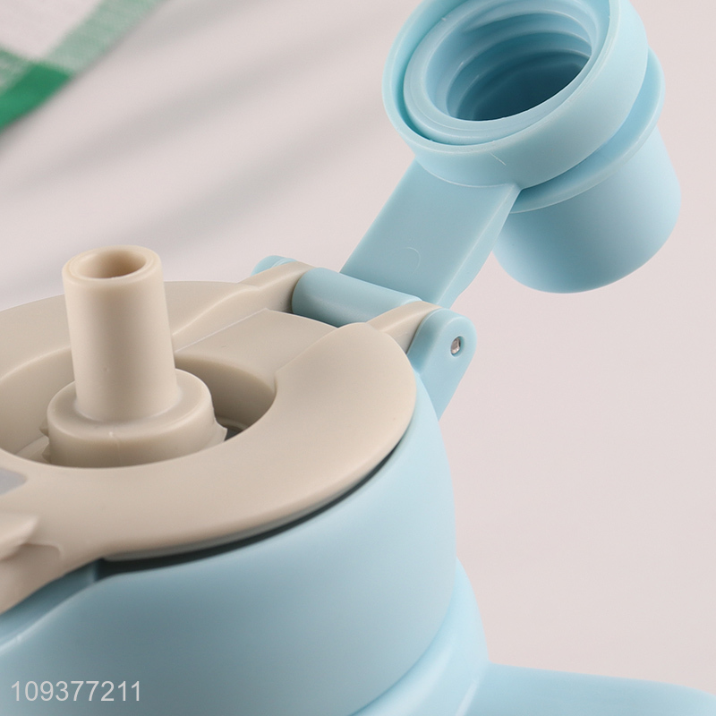 China wholesale plastic water bottle drinking bottle with handle