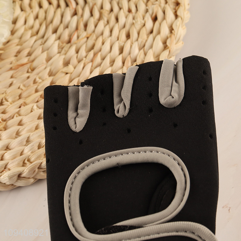 Online wholesale sports fitness half-finger gloves