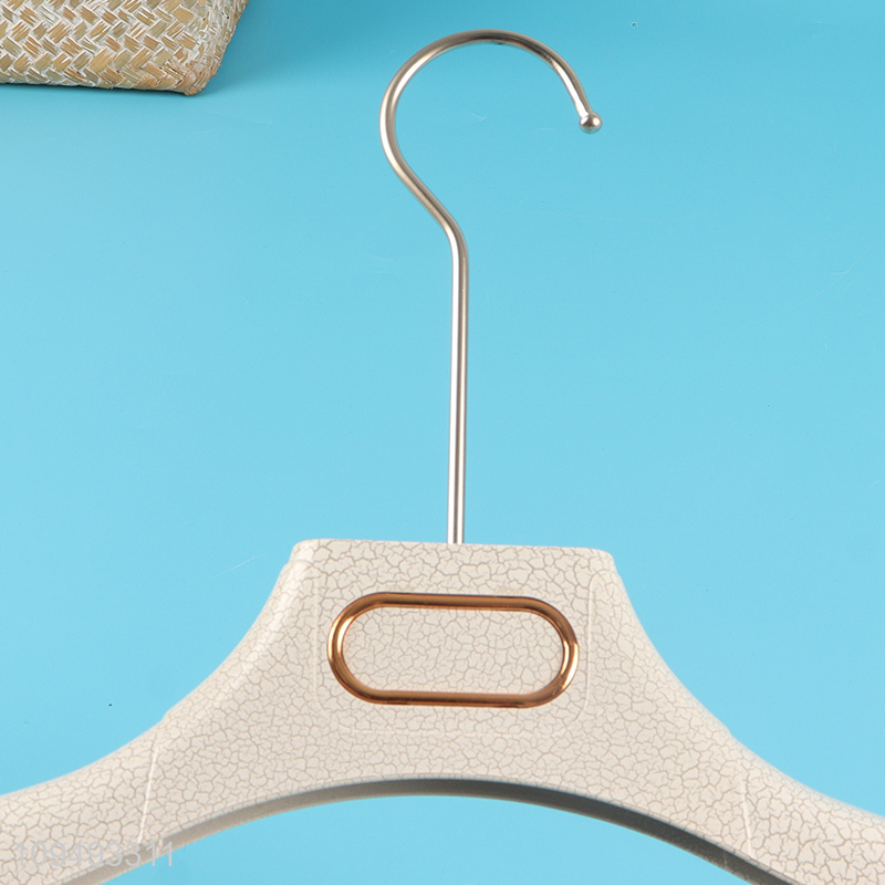 Latest products   non-slip plastic clothes hanger for sale