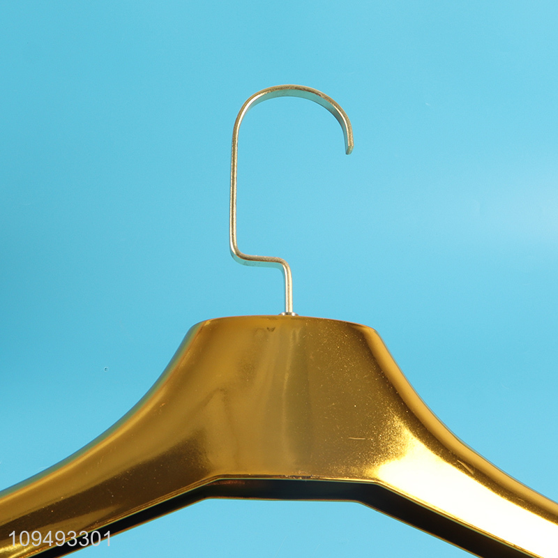 Low price non-slip plastic clothes hanger for sale